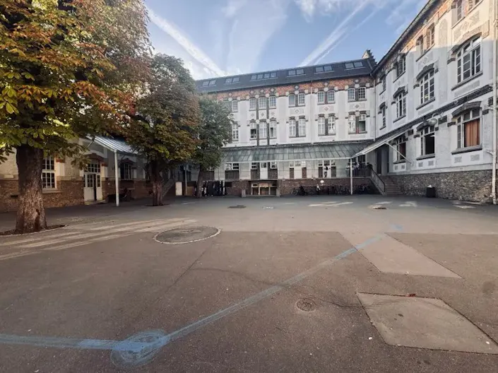 Batiment institutionnel - Image 3