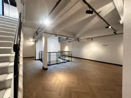 Ce lieu polyvalent accueille des projets variés dans une atmosphère prestigieuse et confidentielle - Image 0