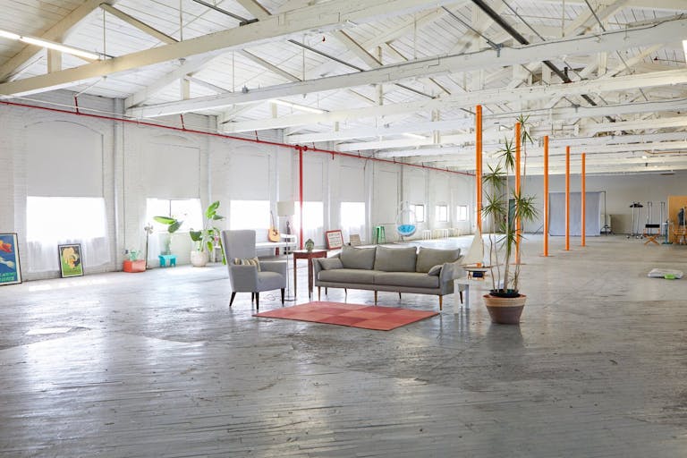 Huge Minimalist Warehouse Loft - Image 0