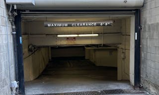 Sunny Historic Creative Loft - Image 10