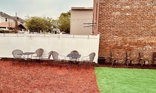 Natural light with indoor and/or outdoor venue - Image 6