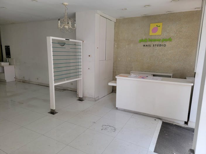 Prime location - Upper East St. Pop Up store Location ! - Image 2