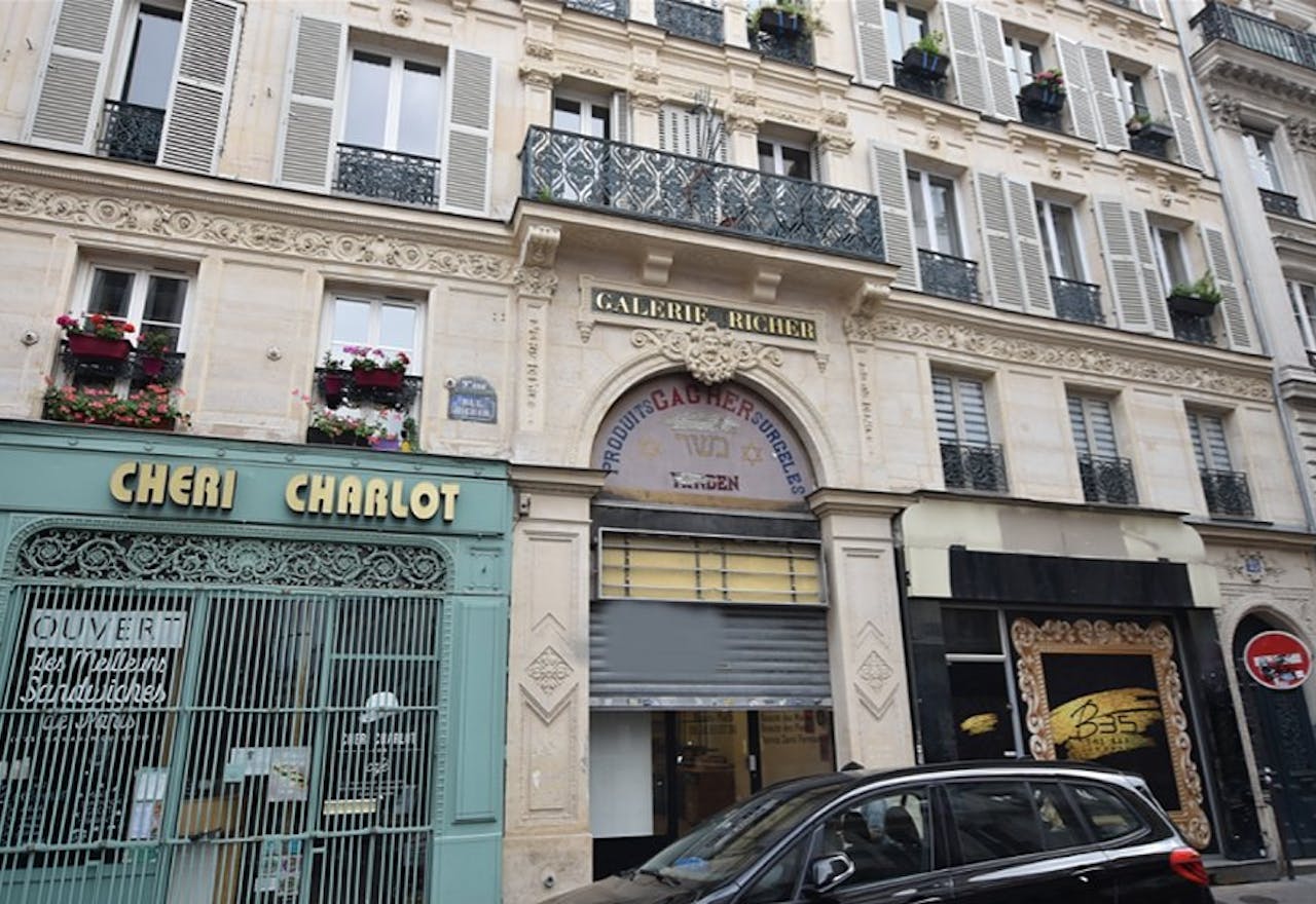 Boutique Busy Location - Near Grands Boulevards - Image 0