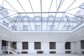 Une galérie idéale pour showroom / Fitting / Pop Up store / Galerie d'Art et défilé - Image 4