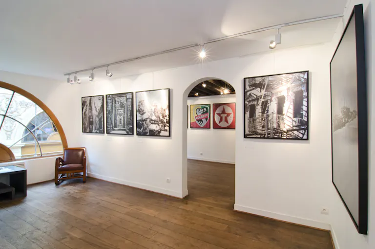 Historic Galerie in Paris - Image 3