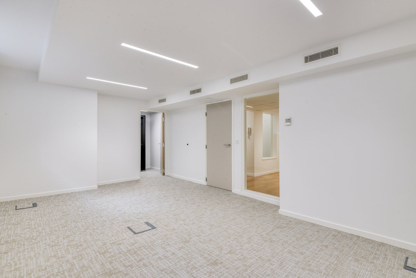 345 sqm Event and Showroom Space near Parc Monceau, Paris