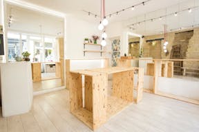 Chic Boutique in Montmartre - Image 5