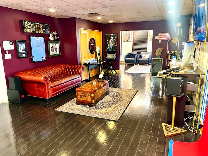 Manhattan Spacious Modern Space for Pop Ups and small Events - Image 2