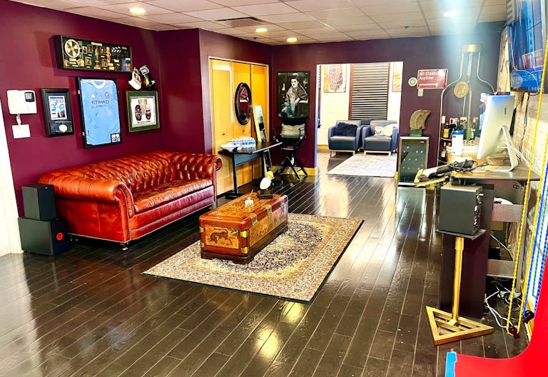 Manhattan Spacious Modern Space for Pop Ups and small Events - Image 2