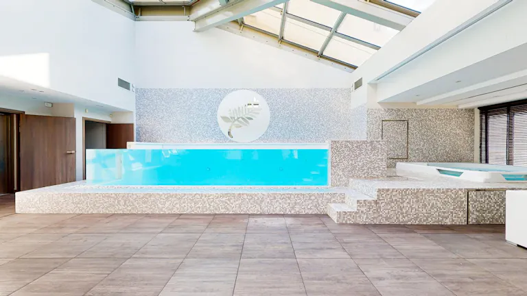 Hôtel particulier avec piscine à Cannes - Image 4