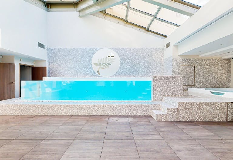 H�tel particulier avec piscine � Cannes - Image 4