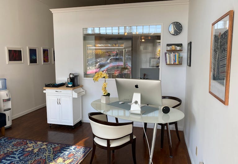 Chic ,Inspiring Meeting Work Space For Rent - Image 4