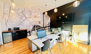 Prime Williamsburg Corner Retail Space | 100 ft Glass Frontage | High Foot Traffic - Image 4