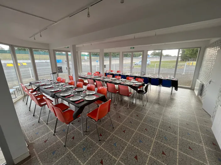 Salle de réunion ou espace évènementiel parfait - Image 4
