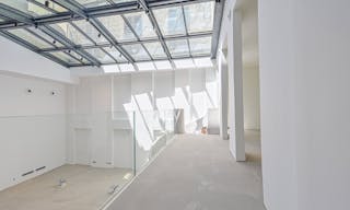 Magnifique espace sous verri�re � proximit� du Palais Royal - Image 3