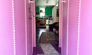 Colorful Spacious Garden Apartment - Image 3