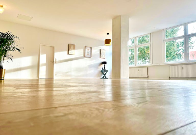 Huge and bright Loft - Image 2