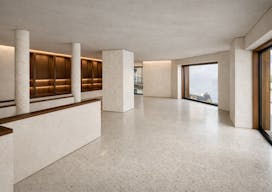 Prime retail space near Saint Lazare - Image 2