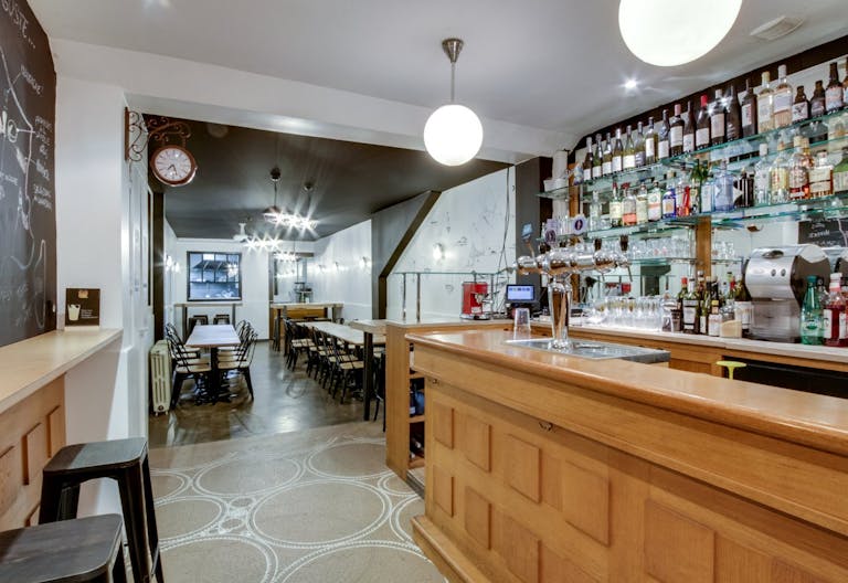 Bar de quartier au pied de Montmartre ! - Image 1