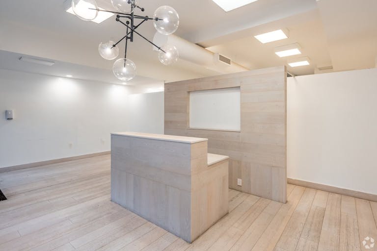 Hudson Street Retail - Image 3