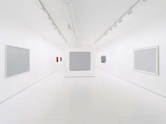 White cube gallery space available for pop-up rentals - Image 1