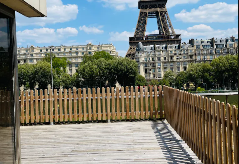 Industrial space near Eiffel Tower - Image 1