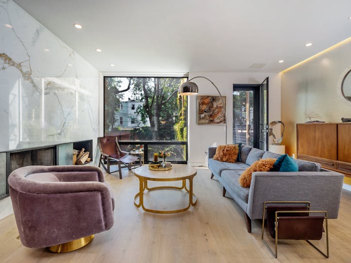 Warm Modern Design Brooklyn - Image 0