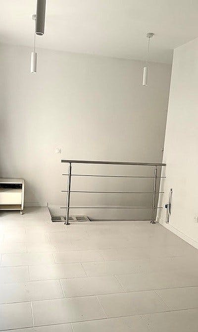 Creative Atelier and Gallery Space in Paris 17th Arrondissement