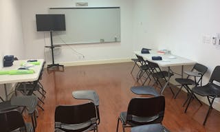 Spacious , quiet and clean room 206 at University of San Jose - Image 5