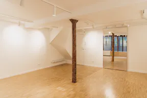 Immaculate show room in the center of Paris - Marais  - Image 4