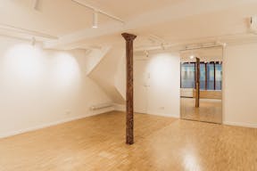 Immaculate show room in the center of Paris - Marais  - Image 6