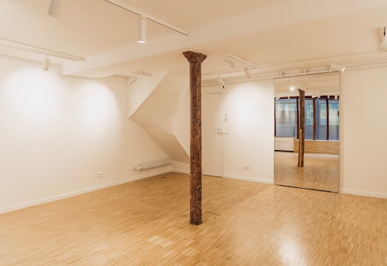 Immaculate show room in the center of Paris - Marais - Image 4