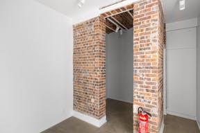 Perfect Showroom on Rue de Turenne - Image 7