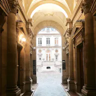 Private Mansion near Saint-Lazare - Image 2