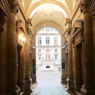 Private Mansion near Saint-Lazare - Image 2