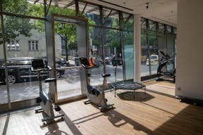 Elegant Retail Space at Historic Hotel Bristol - Image 17