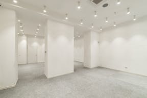 Show Room - Image 8