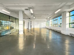 Sun-Drenched, Sleek Industrial Space in DUMBO - Image 8