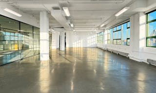 Sun-Drenched, Sleek Industrial Space in DUMBO - Image 8