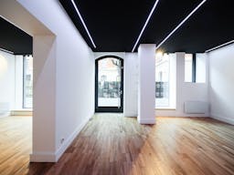 Saint Gilles Pop Up Boutique - Image 4