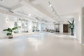 Un espace d’exception de 260 m², entièrement privatisable, au cœur du 2ᵉ arrondissement de Paris - Image 3