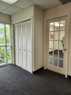 Doral unique office space with spectacular lake views - Image 6