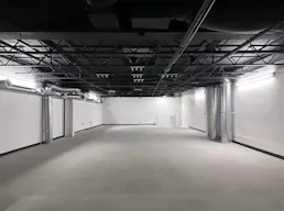 2 floor Big white open space with lights - Image 3