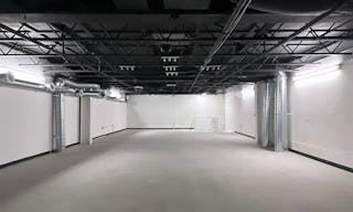 2 floor Big white open space with lights - Image 3