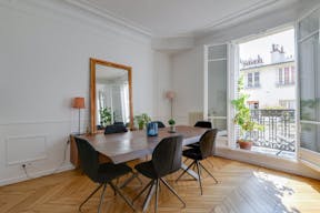 Bel appartement haussmannien avec balcon et vue tour Eiffel (max. 12 personnes) - Image 7