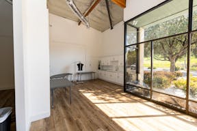 New Photo/Studio Rental in Westlake Village - Image 3