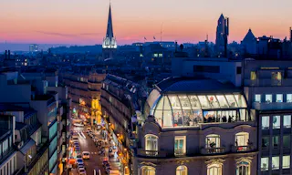 Avenue des Champs-Élysées Event Showroom - Image 3