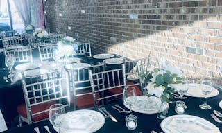 Natural light with indoor and/or outdoor venue - Image 5