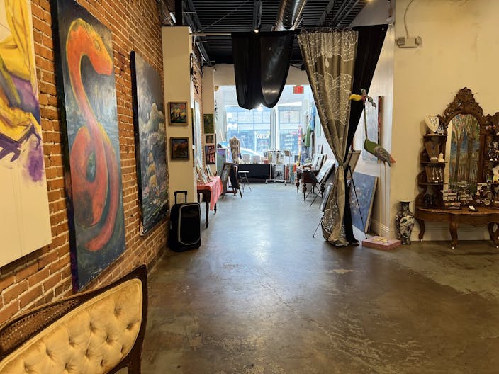 Stunning Gallery Studio/Creative Space  in Historic Ybor City/Tampa - Image 2