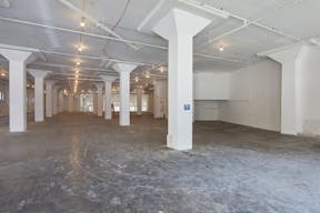 Unique open floor plan - Image 2